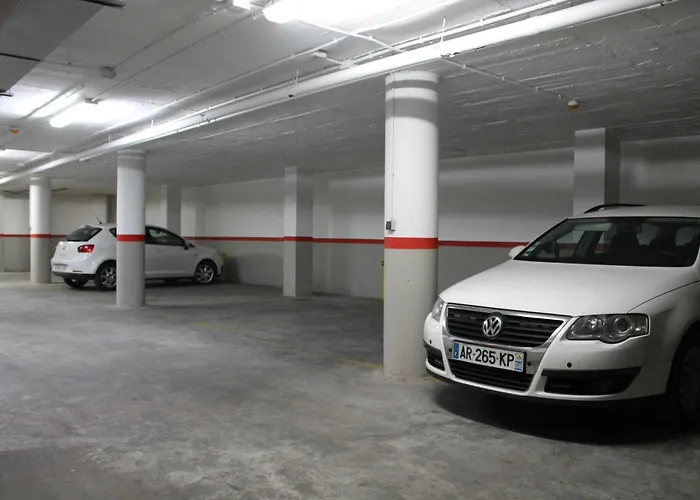 Turisticos Plaza Del Olvido Nerja